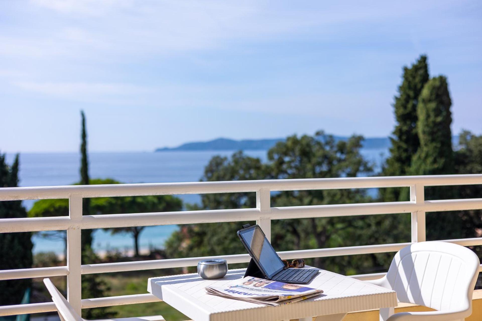 Cap Nègre Hôtel Le Lavandou Esterno foto
